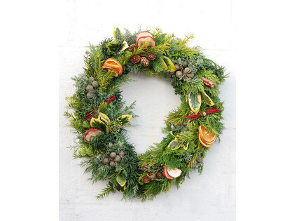 How to make a Christmas wreath