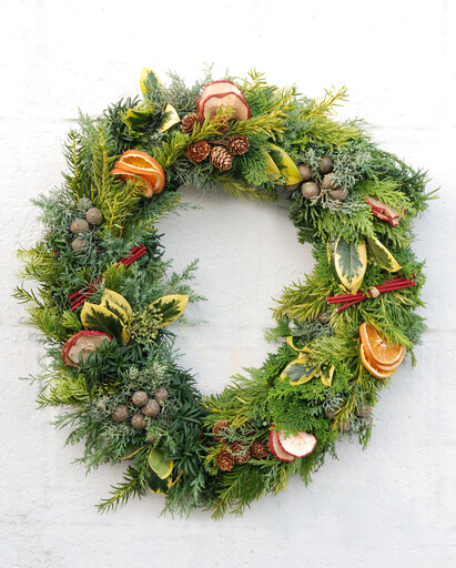 How to make a Christmas wreath