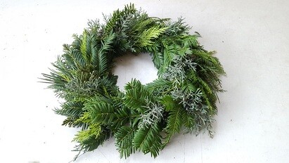 How to make a Christmas wreath