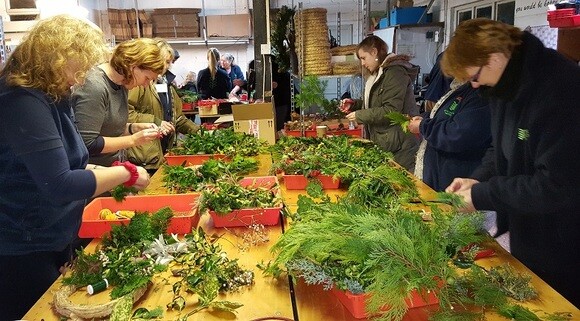 How to make a Christmas wreath How to make a Christmas wreath