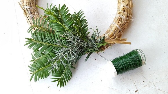 How to make a Christmas wreath How to make a Christmas wreath