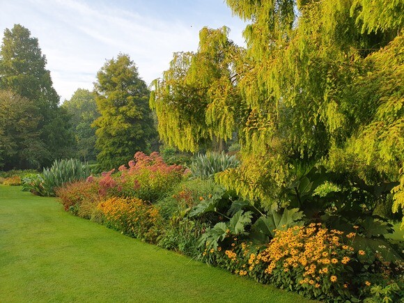 The gardens are bursting into bloom The gardens are bursting into bloom